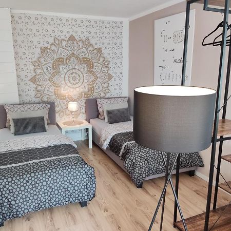 Apartment For Family & Friends Eisingen Luaran gambar