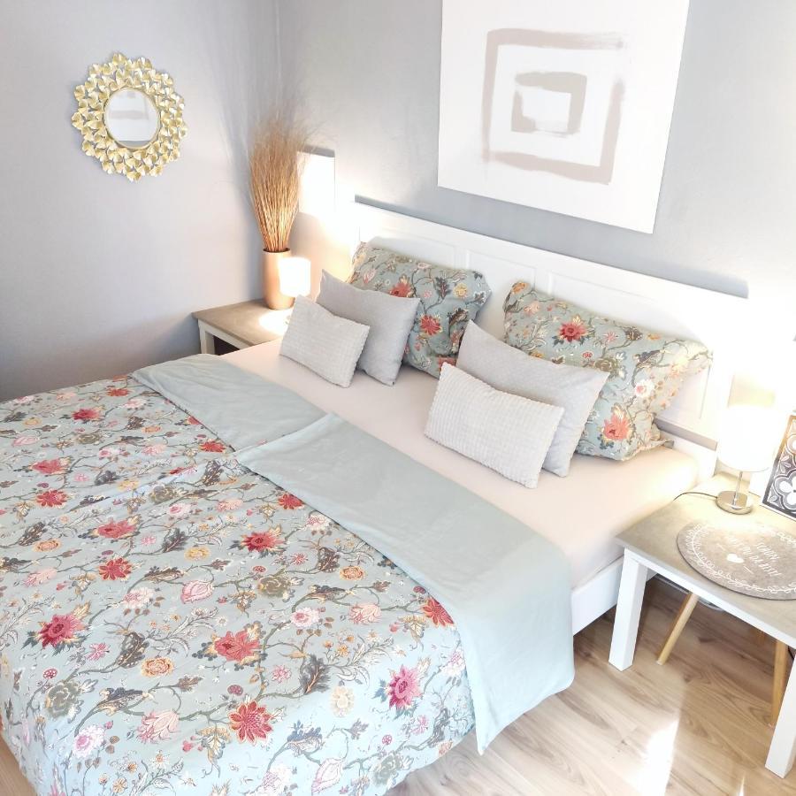 Apartment For Family & Friends Eisingen Luaran gambar